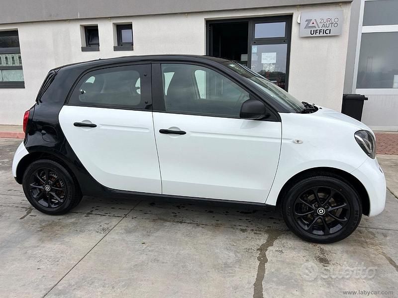 Usata Smart ForFour Passion 71 CV (52 kW) 2017 Bianco Utilitaria