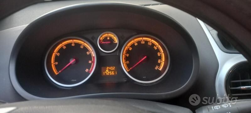 Usata Opel Corsa 80 CV (58 kW) 2009 Blu Utilitaria