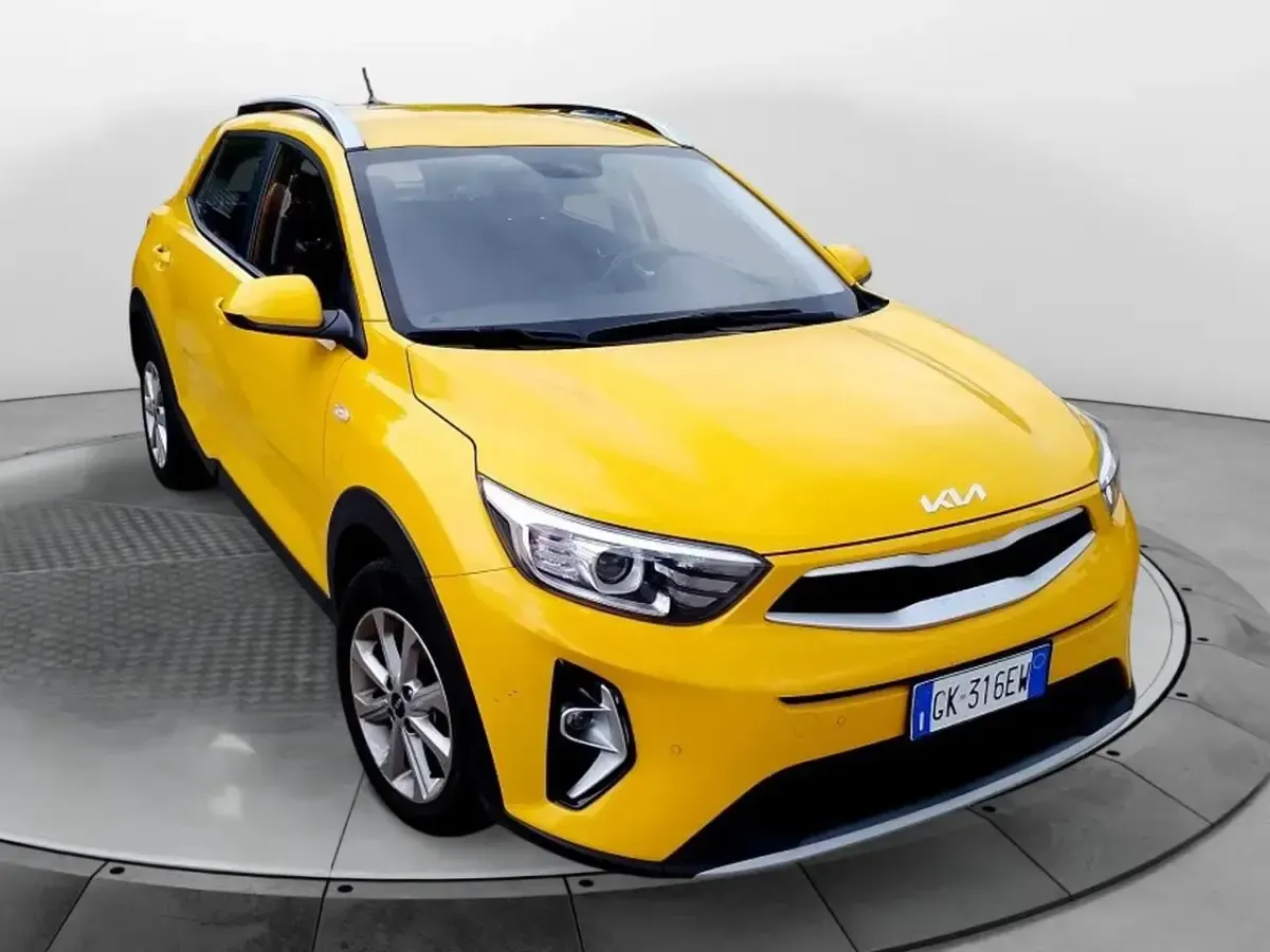 Usata Kia Stonic Urban 84 CV (61 kW) 2022 Giallo SUV