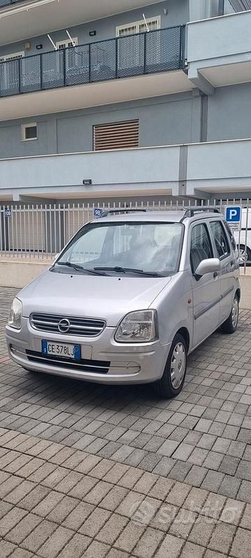 Usata Opel Agila Comfort 75 CV (55 kW) 2002 Grigio Monovolume