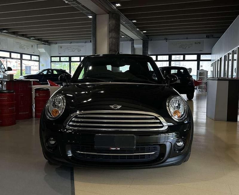 Usata Mini Cooper Cabriolet 122 CV (89 kW) 2014 Nero Cabrio
