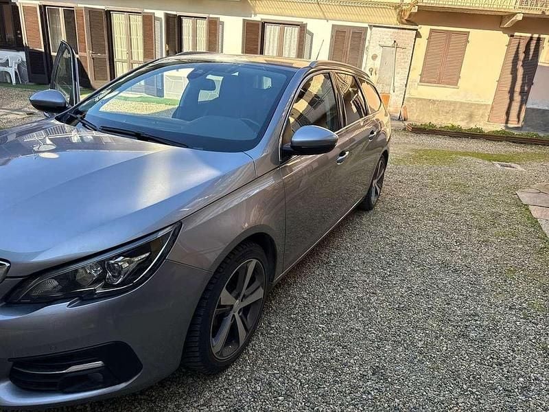 Usata 2019 Peugeot 308 SW Allure Station wagon | 9400 € (Super prezzo) - Immagine 1/4