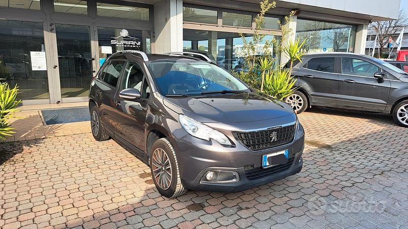 Grigio Usata 2016 Peugeot 2008 Allure SUV | 7600 € (Buon prezzo) - Immagine 1/4