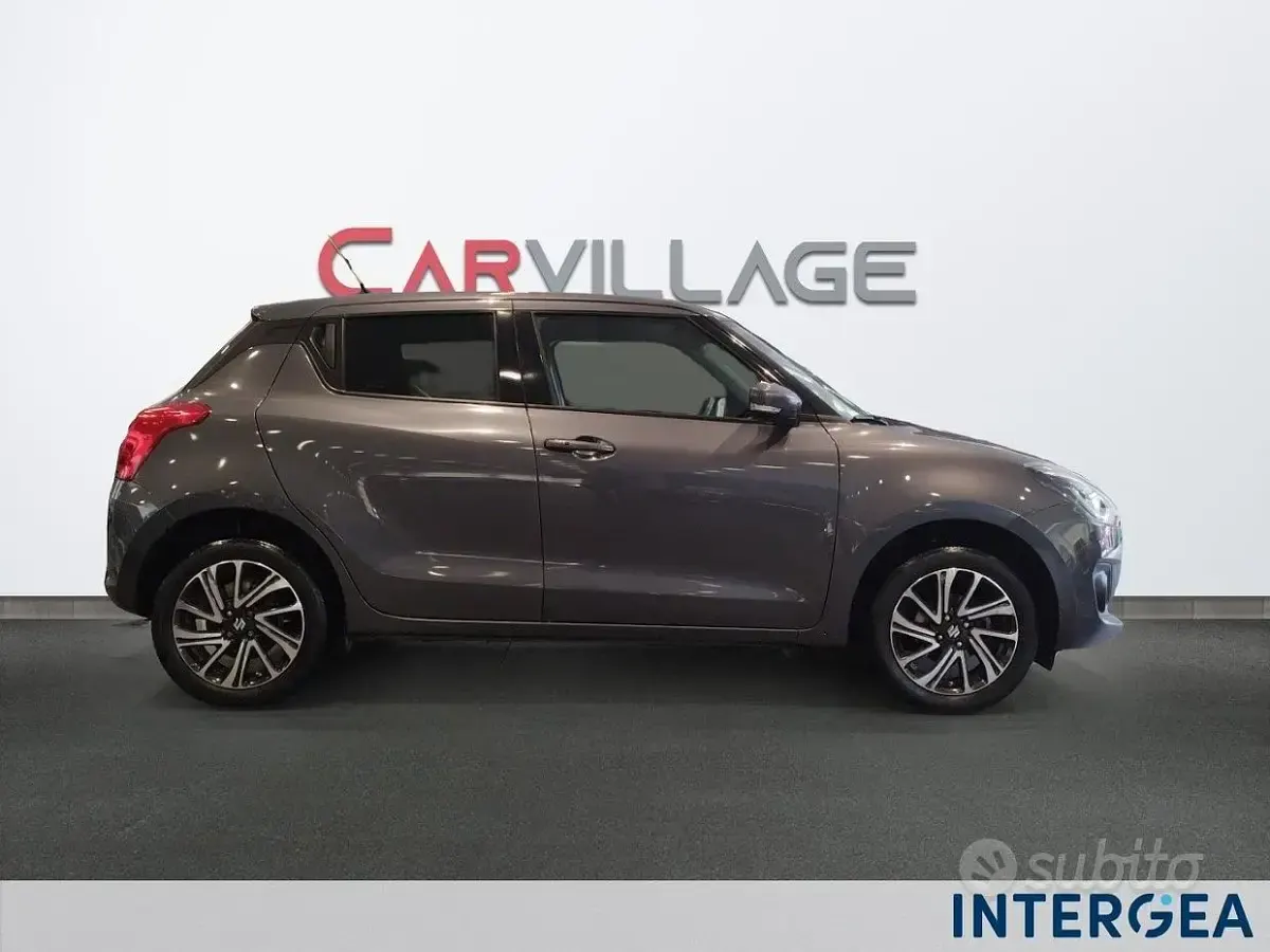 Usata Suzuki Swift 83 CV (61 kW) 2024 Grigio Utilitaria