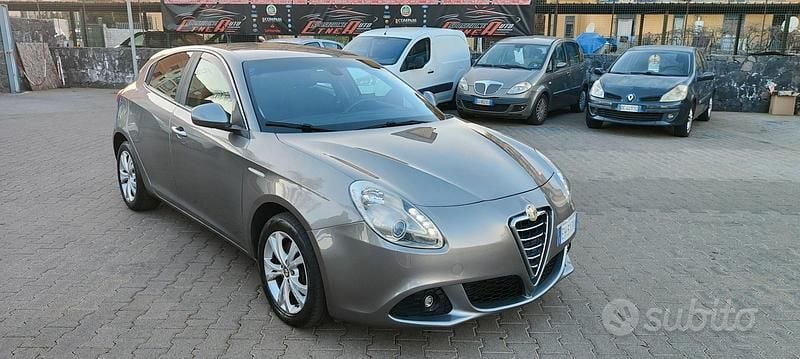 Usata Alfa Romeo Giulietta 140 CV (102 kW) 2011 Grigio Utilitaria