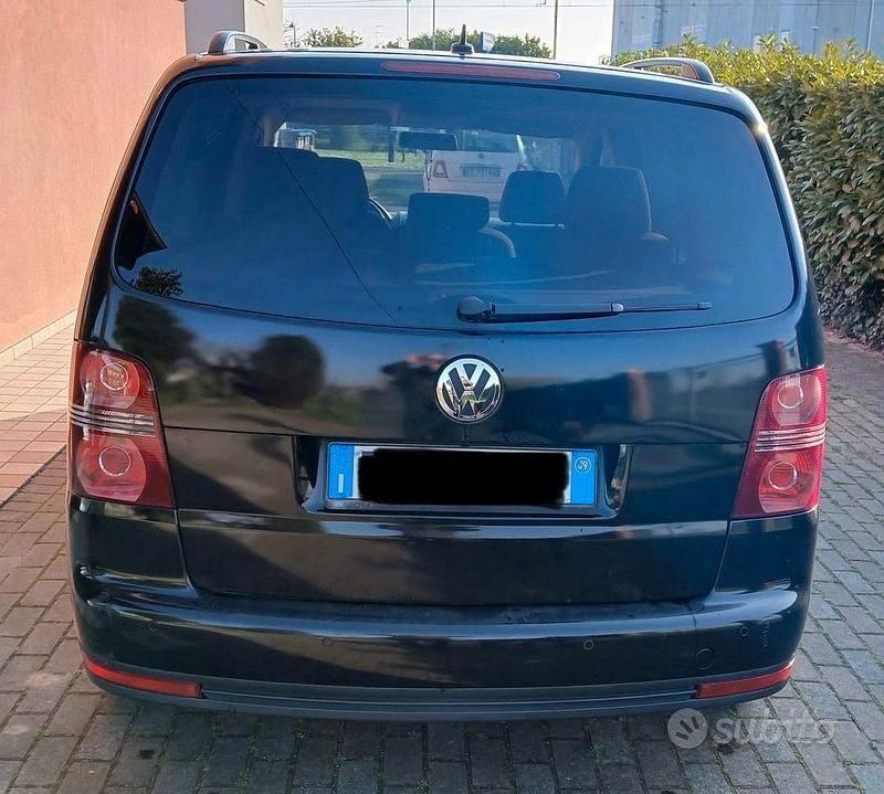 Usata VW Touran 105 CV (77 kW) 2009 Nero Monovolume