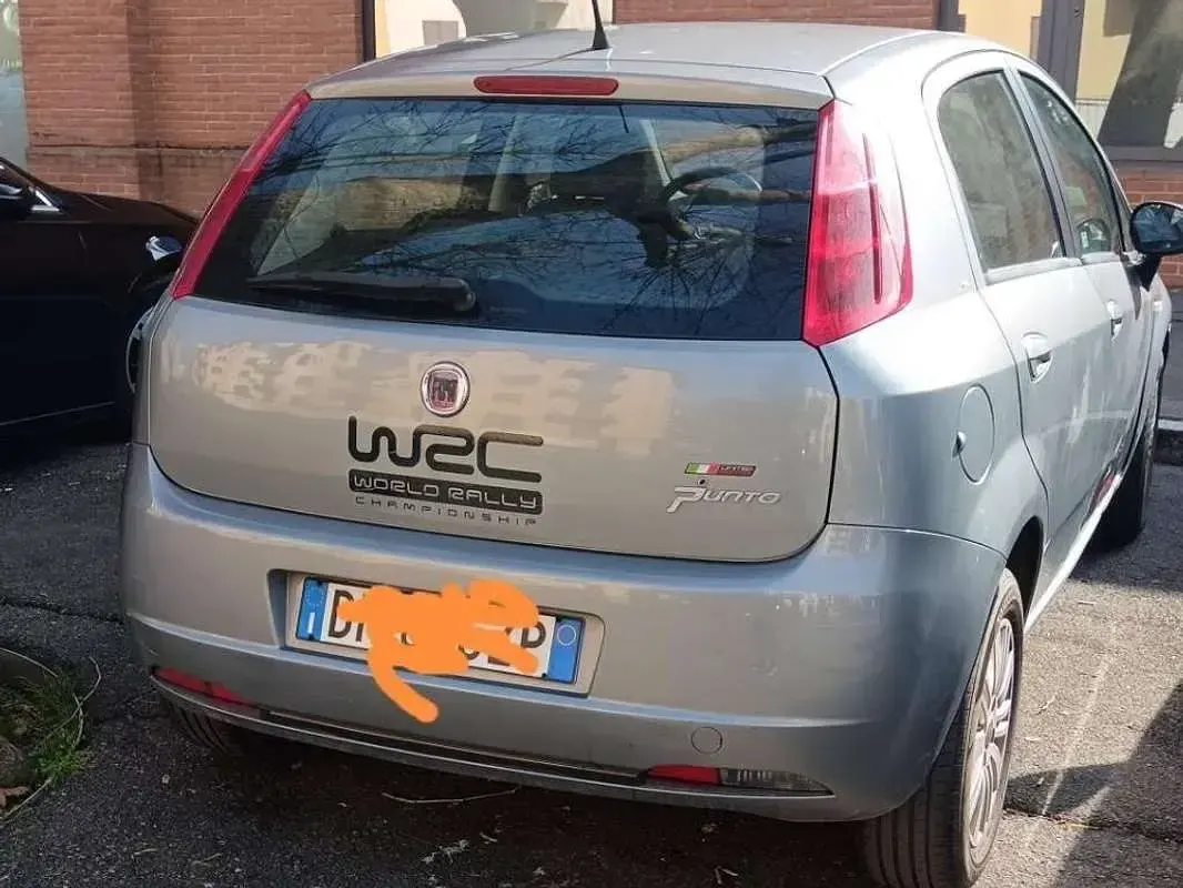 Usata Fiat Grande Punto Emotion 120 CV (88 kW) 2008 Grigio Utilitaria