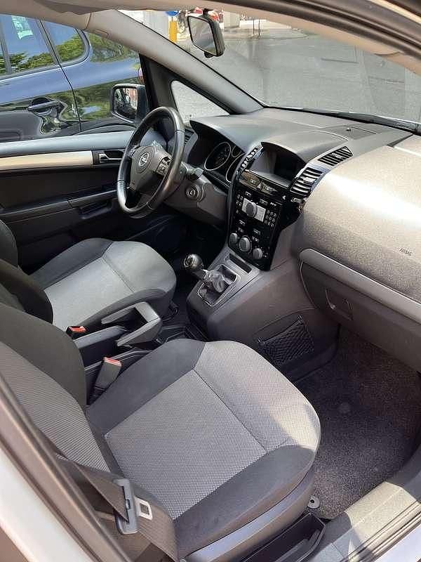 Usata Opel Zafira Cosmo 150 CV (110 kW) 2012 Monovolume