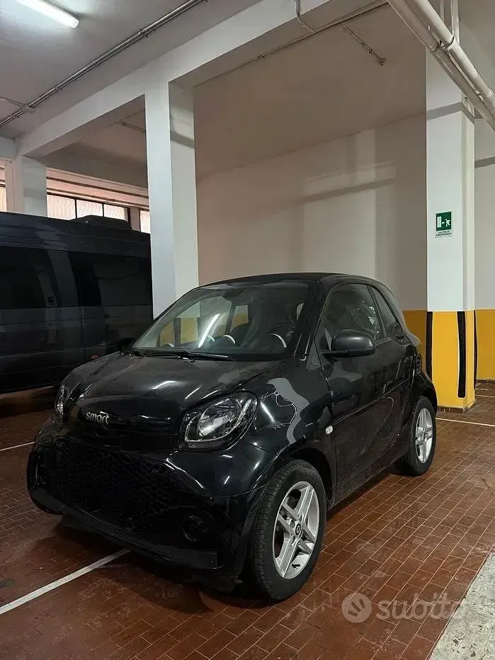 Usata Smart ForTwo Coupé 41 kW (56 CV) 2020 Nero Utilitaria