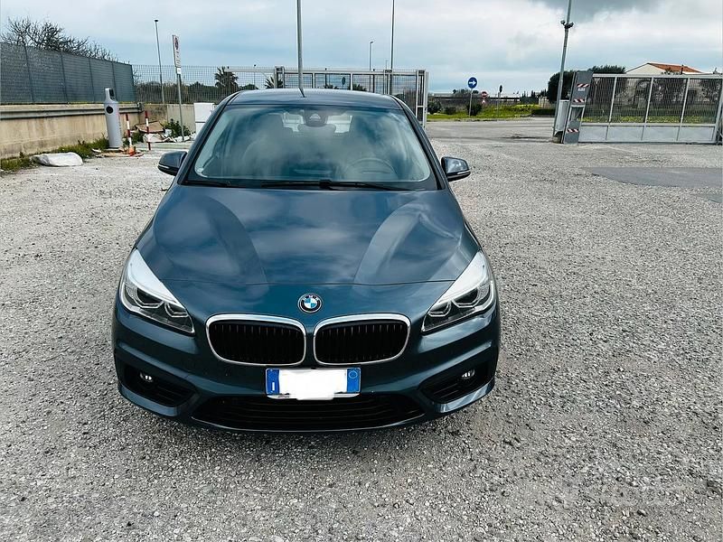 Usata BMW 218 Luxury Line 150 CV (110 kW) 2017 Grigio Monovolume