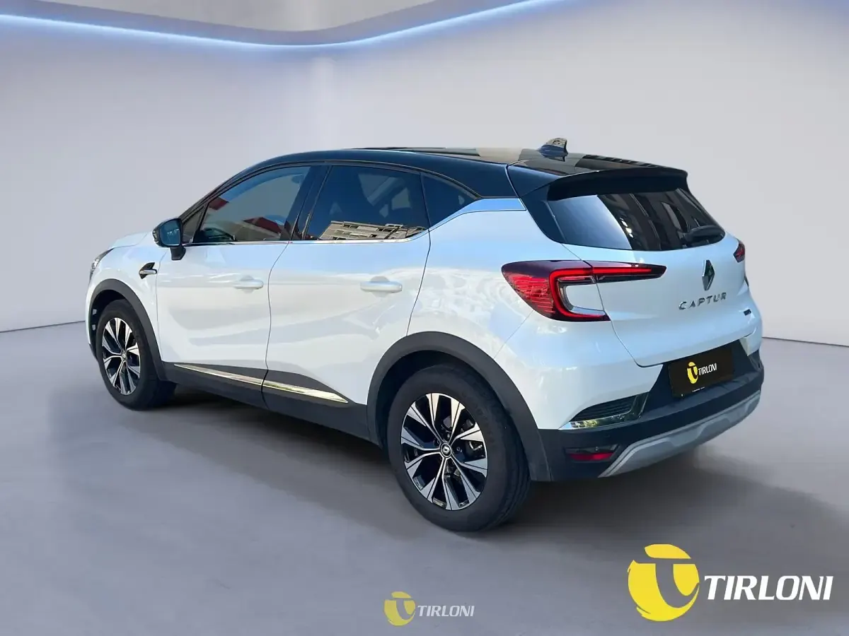 Usata Renault Captur Techno 143 CV (105 kW) 2023 Bianco SUV