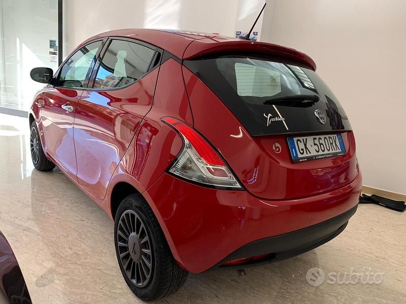 Usata Lancia Ypsilon S 69 CV (50 kW) 2022 Rosso Utilitaria