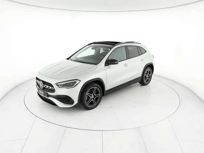Usata Mercedes GLA250 Premium 160 CV (117 kW) 2022 Argento SUV