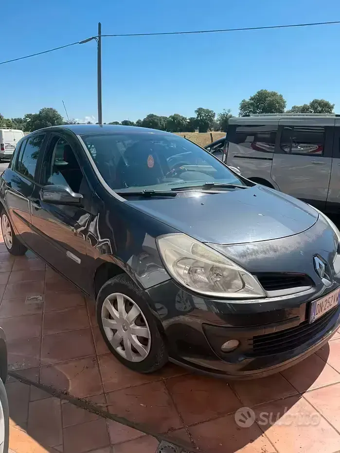 Usata Renault Clio II Rip Curl 75 CV (55 kW) 2008 Berlina