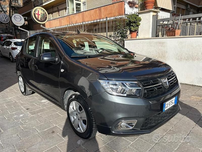 Usata Dacia Sandero Comfort 75 CV (55 kW) 2020 Grigio Utilitaria