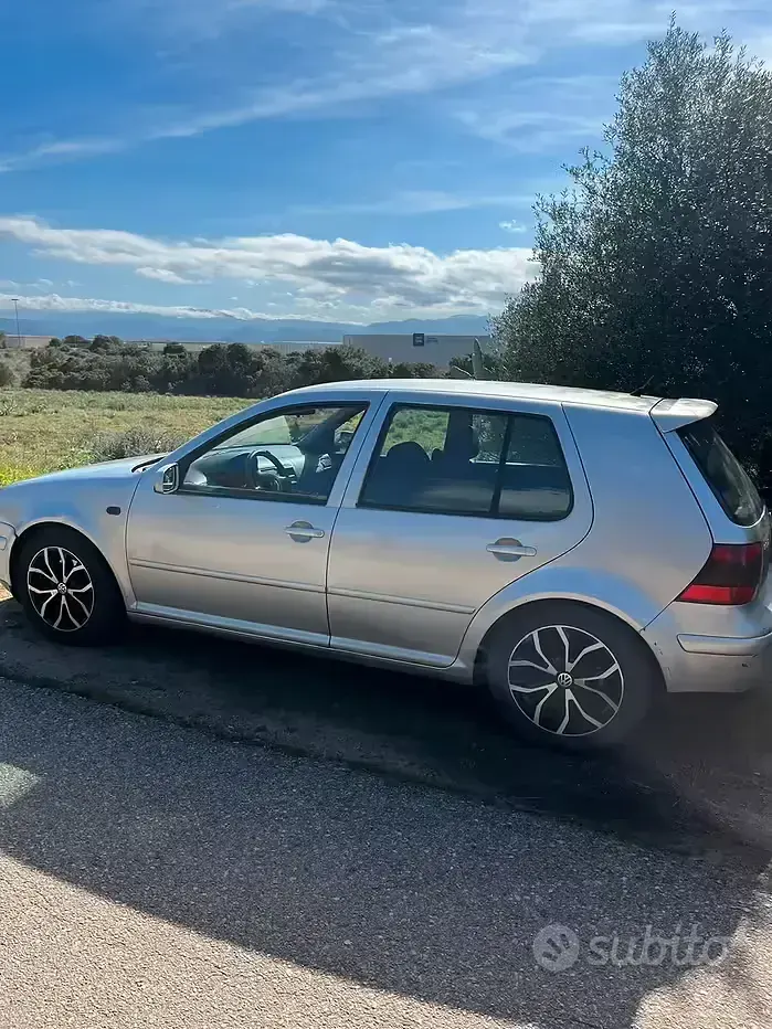Usata VW Golf IV 130 CV (95 kW) 2002 Berlina