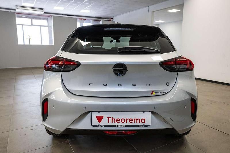 Usata Opel Corsa 100 kW (136 CV) 2023 Kristall silver Utilitaria