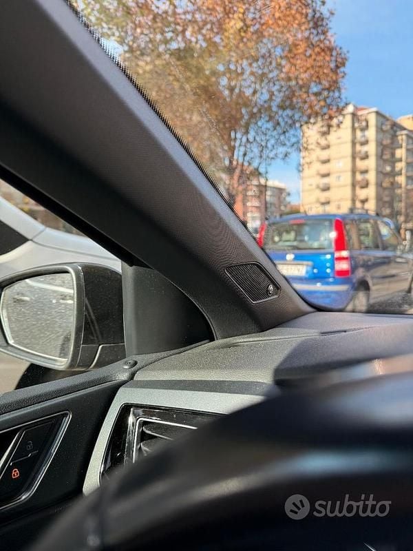 Usata VW Polo R-line 2023 Nero Utilitaria