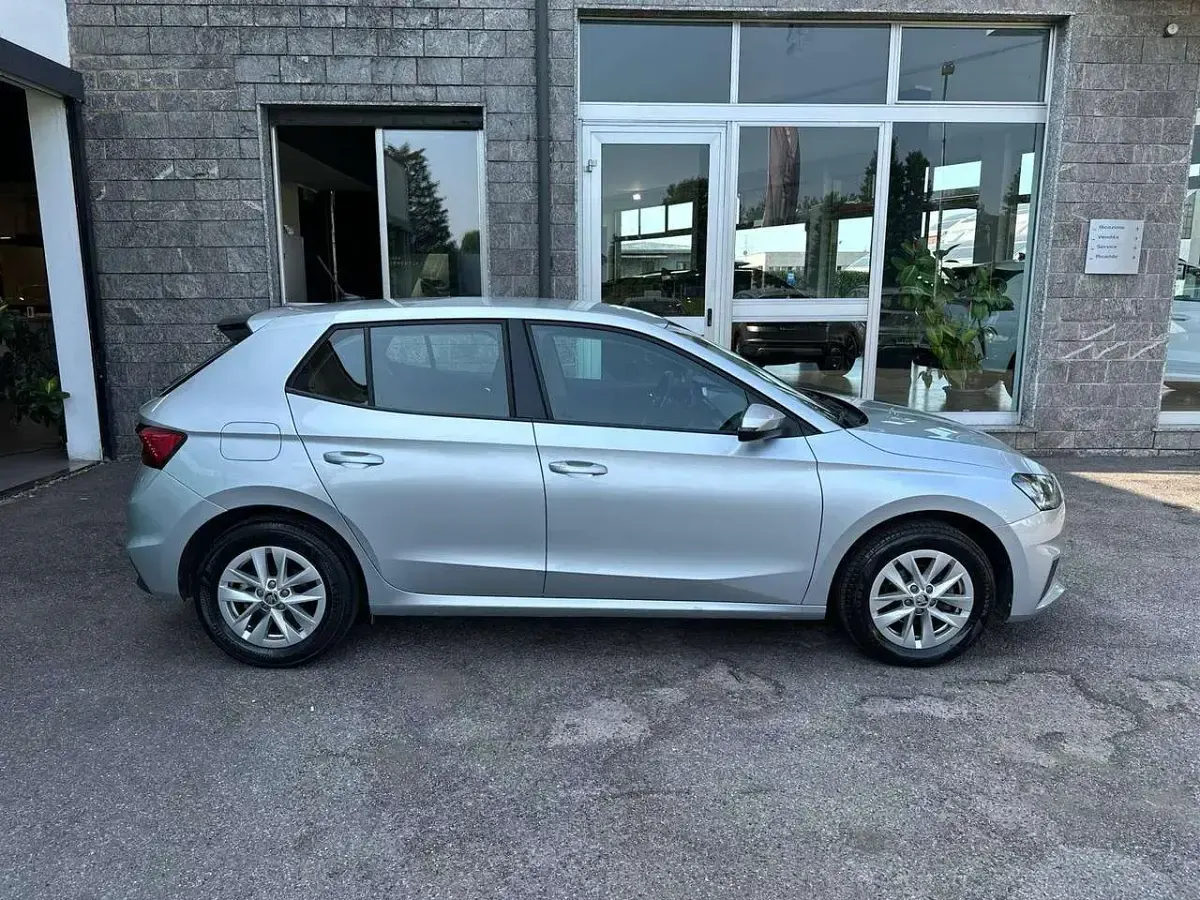 Usata Skoda Fabia Ambition 95 CV (69 kW) 2023 Argento Utilitaria