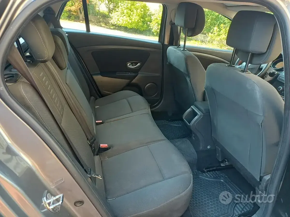 Usata Renault Mégane GrandTour 90 CV (66 kW) 2010 Grigio Station wagon