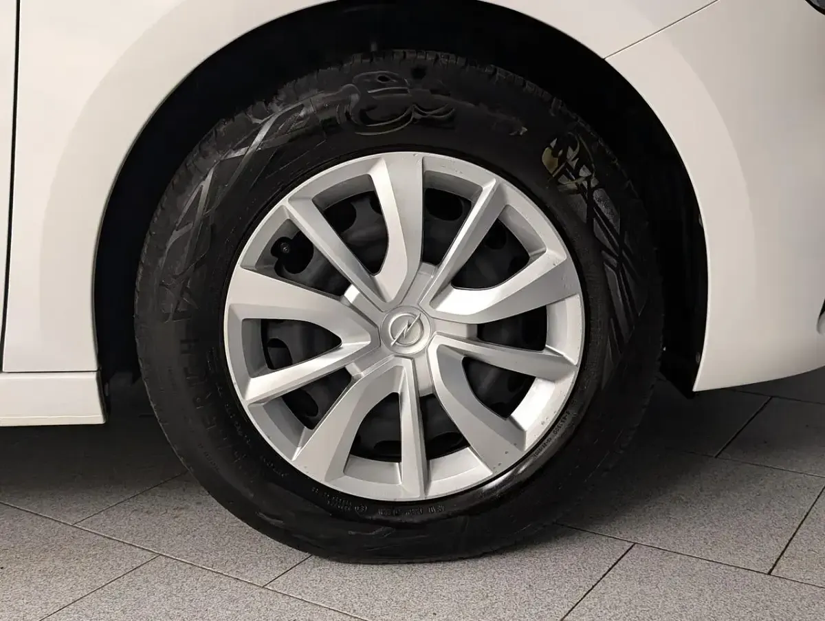 Usata Opel Corsa Edition 75 CV (55 kW) 2022 Bianco Berlina