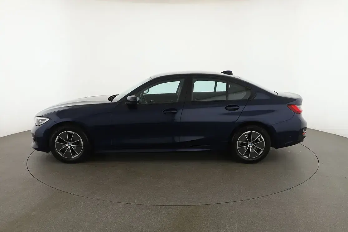 Gebraucht BMW 318 Advantage 150 PS (110 kW) 2022 Blau Limousine
