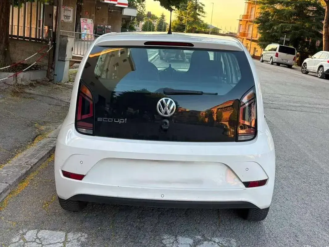 Usata VW up! Move 68 CV (50 kW) 2017 Bianco Utilitaria