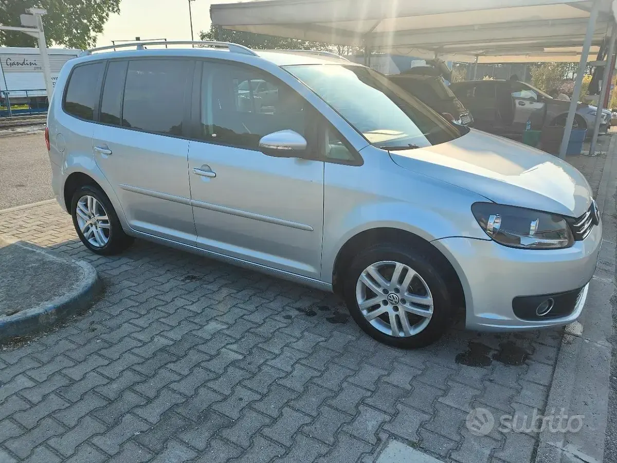 Usata VW Touran 150 CV (110 kW) 2011 Grigio Monovolume