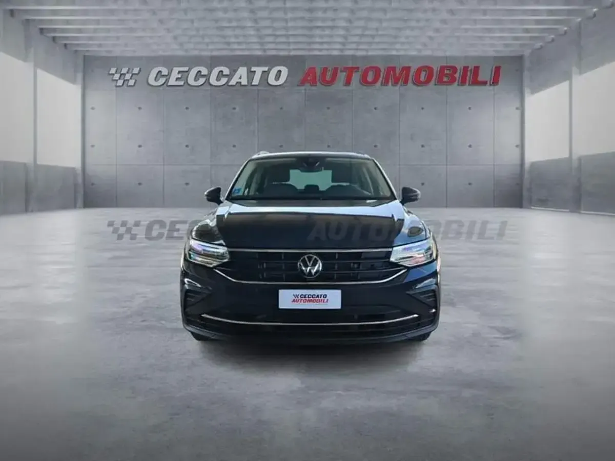 Usata VW Tiguan Life 150 CV (110 kW) 2024 Grigio SUV