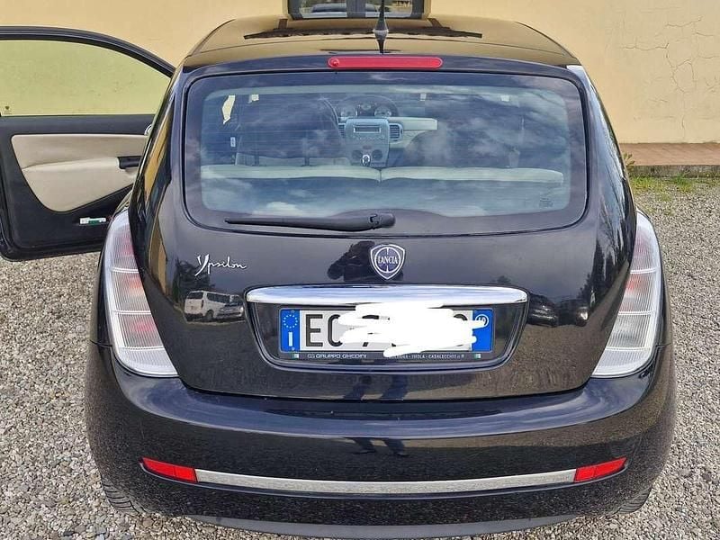 Usata Lancia Ypsilon Platinum 77 CV (56 kW) 2010 Nero Utilitaria