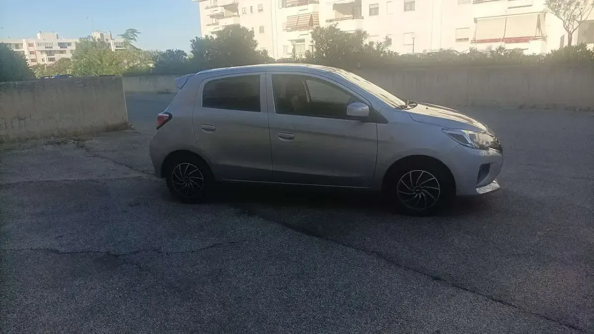 Usata Mitsubishi Space Star Intense 80 CV (58 kW) 2022 Argento Utilitaria