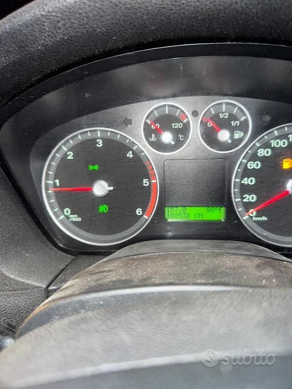 Usata Ford Focus 90 CV (66 kW) 2007 Nero Station wagon