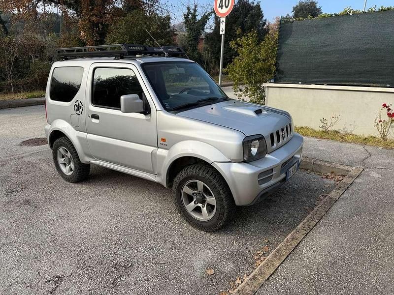 Usata Suzuki Jimny 86 CV (63 kW) 2007 Grigio SUV