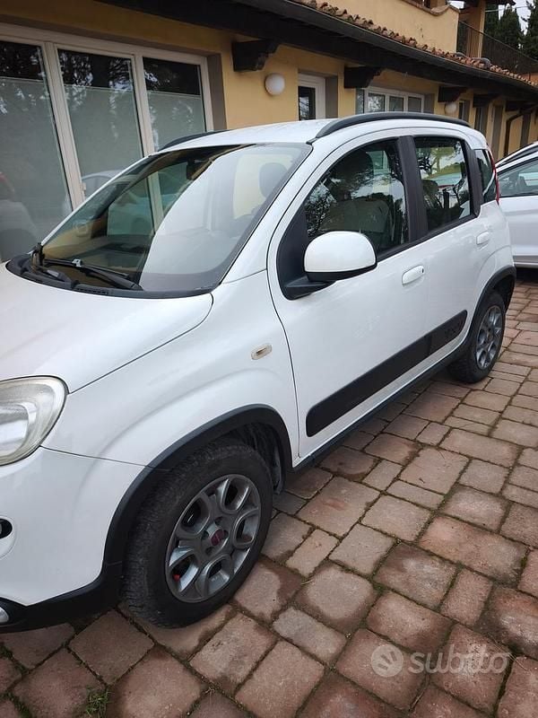Bianco Usata 2013 Fiat Panda 4x4 Due volumi | 10.500 € (Buon prezzo) - Immagine 1/4
