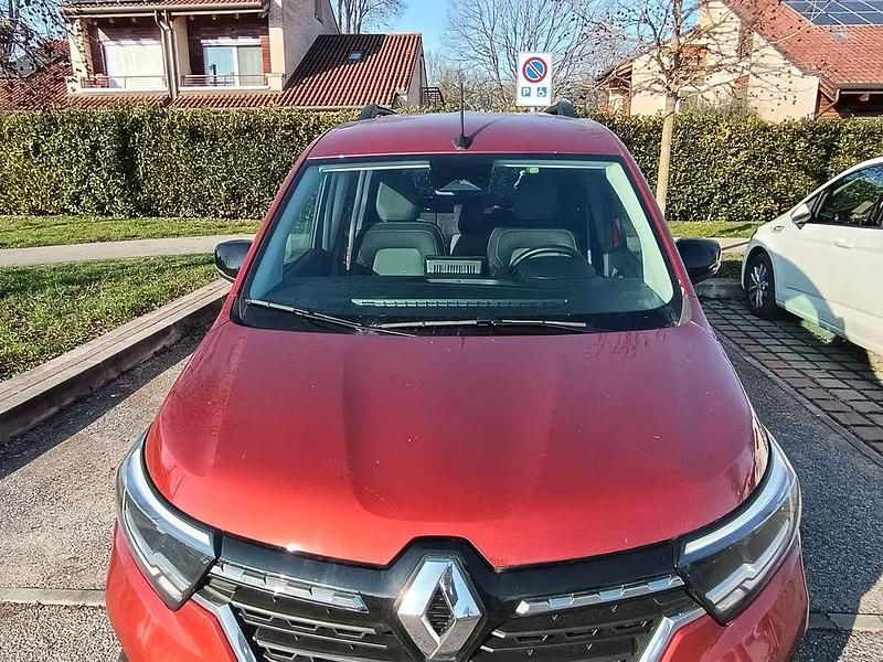 Usata Renault Kangoo 116 CV (85 kW) 2024 Bronzo Station wagon