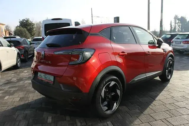 Nuova Renault Captur Techno 101 CV (74 kW) 2025 Rosso SUV