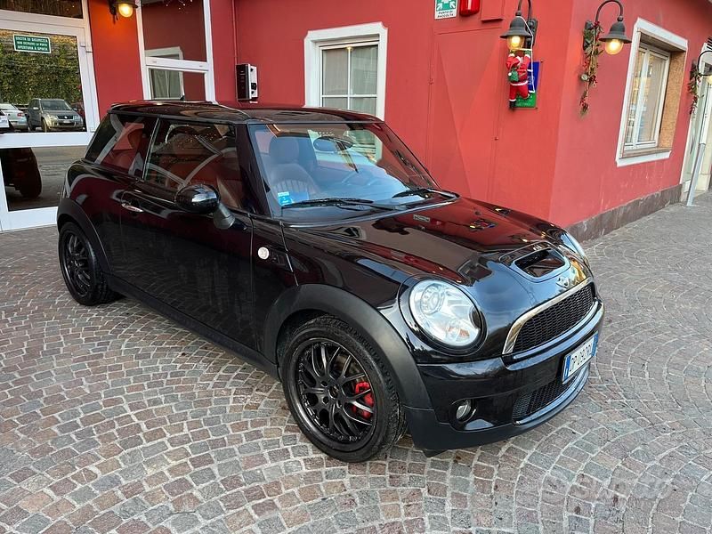 Usata Mini Cooper S 175 CV (128 kW) 2008 Nero Utilitaria