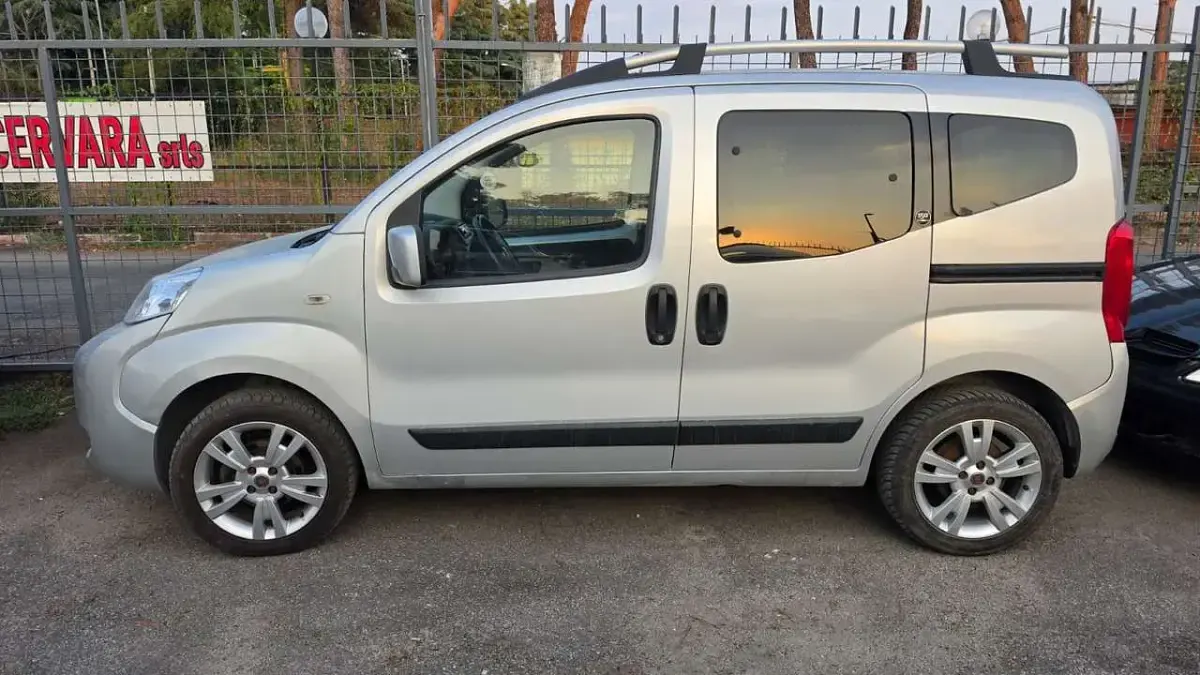 Usata Fiat Qubo Dynamic 69 CV (50 kW) 2011 Argento Monovolume