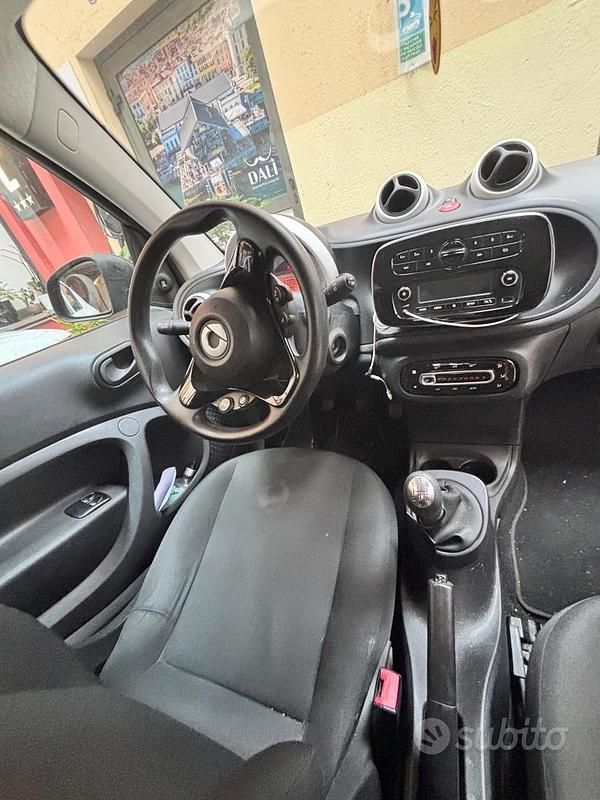Usata Smart ForFour 61 CV (44 kW) 2015 Nero Utilitaria