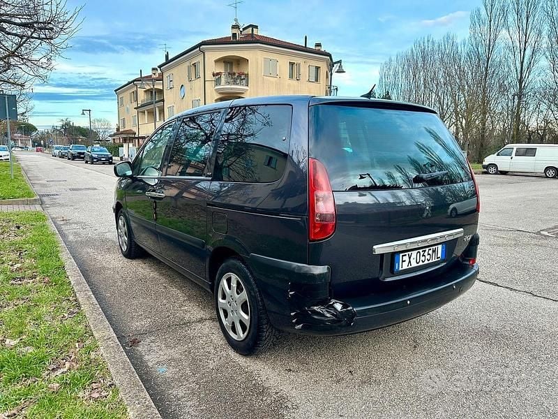 Usata Peugeot 807 2011 Marrone Monovolume