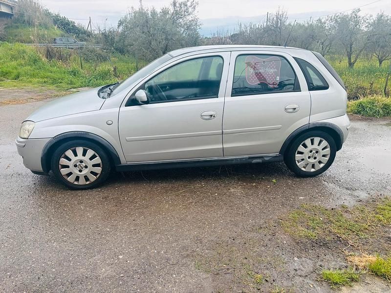 Usata Opel Corsa 2005 Grigio Utilitaria