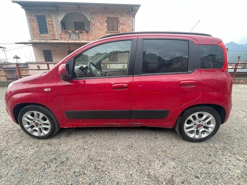 Usata Fiat Panda Pop 75 CV (55 kW) 2011 Rosso Utilitaria