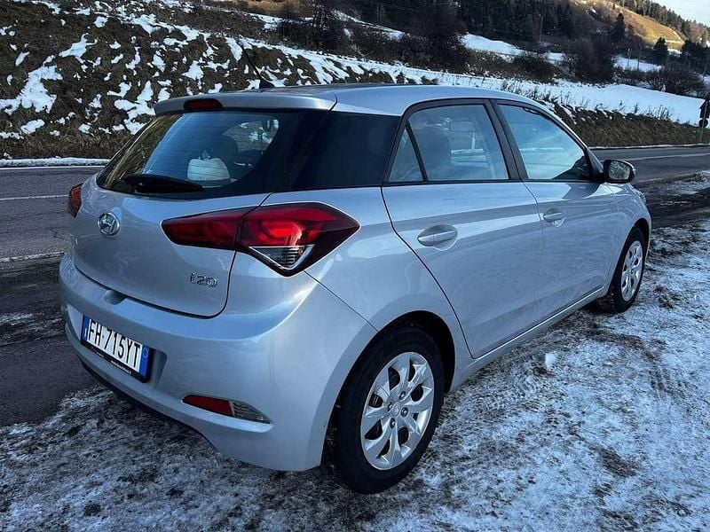 Usata Hyundai i20 Style 84 CV (61 kW) 2017 Grigio Utilitaria