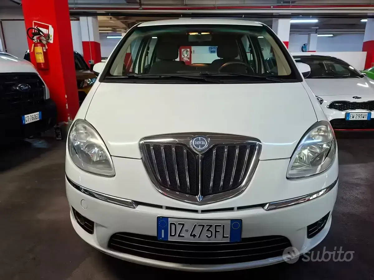 Usata Lancia Musa S 95 CV (69 kW) 2009 Bianco Monovolume
