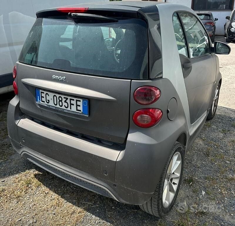 Usata Smart ForTwo Coupé 61 CV (44 kW) 2011 Utilitaria