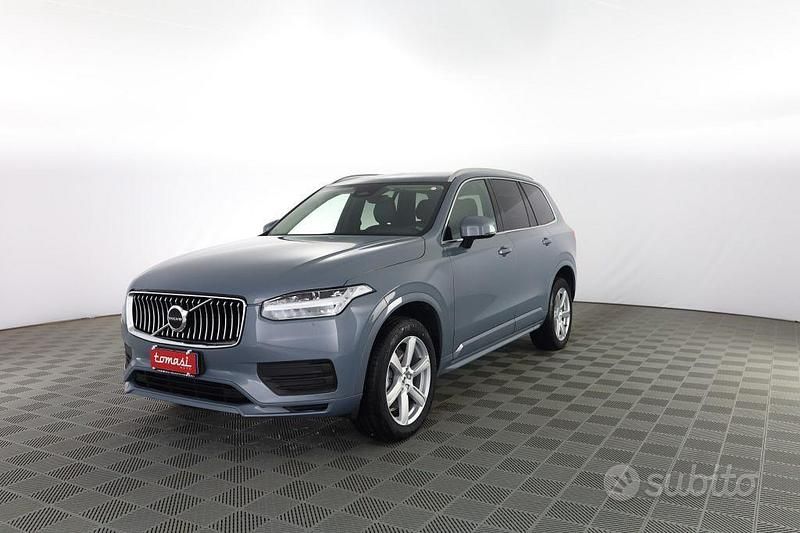 Grigio Usata 2022 Volvo XC90 Core SUV | 45.900 € (Buon prezzo) - Immagine 1/4