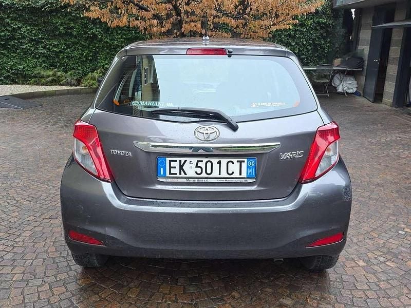 Usata Toyota Yaris 90 CV (66 kW) 2011 Utilitaria