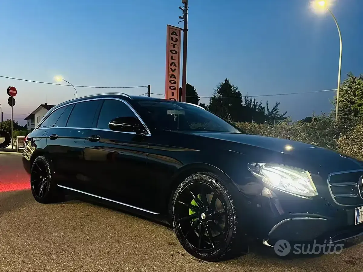 Usata Mercedes E220 194 CV (142 kW) 2019 Nero Station wagon