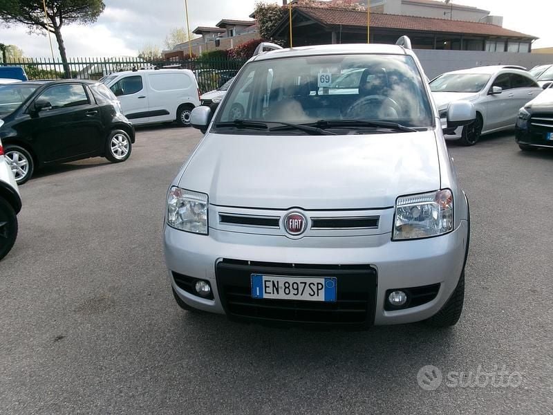 Usata Fiat Panda 4x4 Climbing 69 CV (50 kW) 2012 Grigio Utilitaria