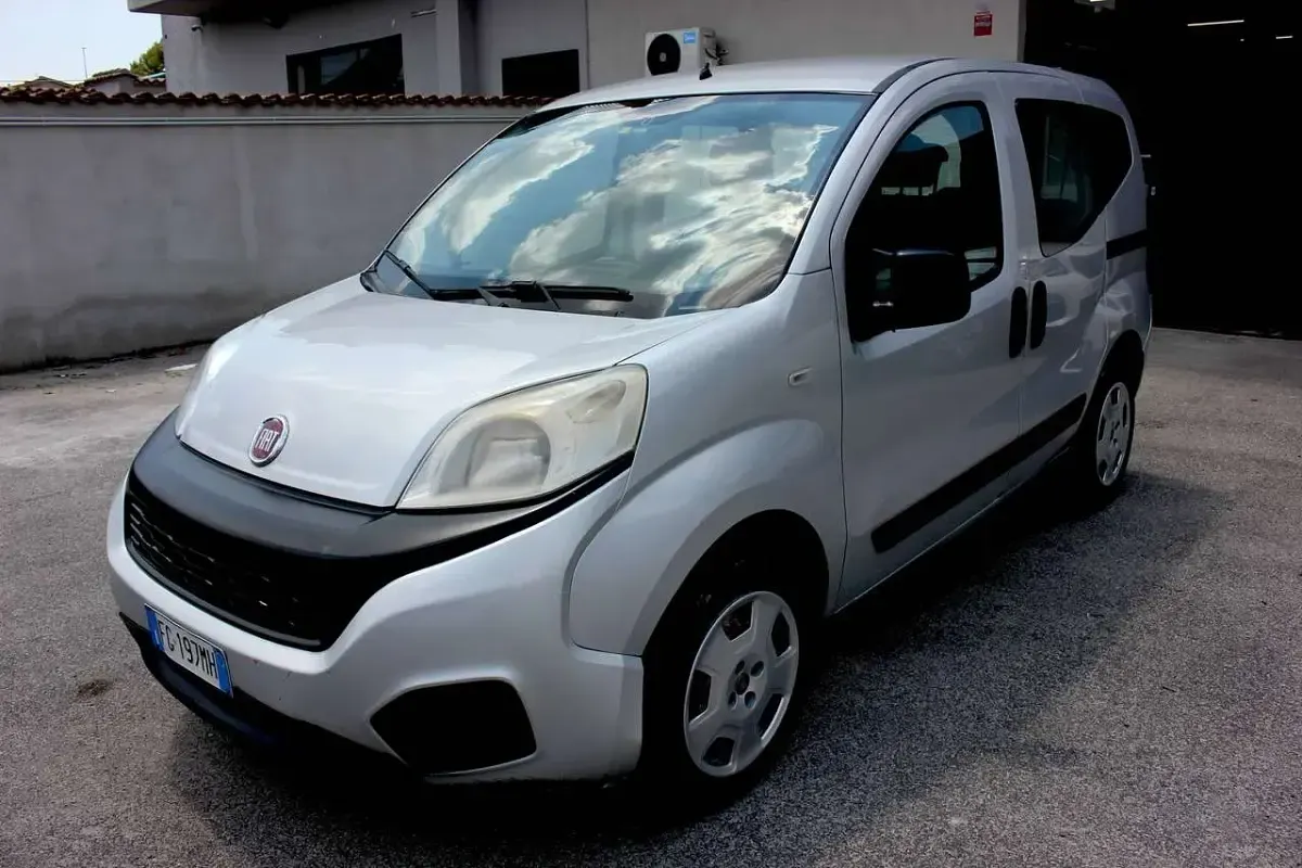 Usata Fiat Qubo Trekking 80 CV (58 kW) 2017 Grigio Monovolume